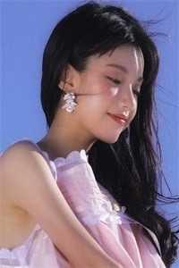 囤物资穿空间,去东北当小土豆长篇小说