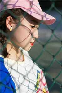 魂穿娱乐圈，满级特工她飒帅狂野