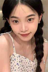 九爷白天反迷信,晚上发圈接算命