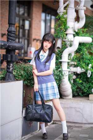 被芥子兰博士催婚,我只得接受